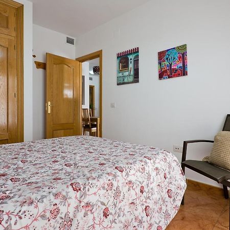 Relaxing Beach Apartment In Fuengirola Parking Exteriör bild