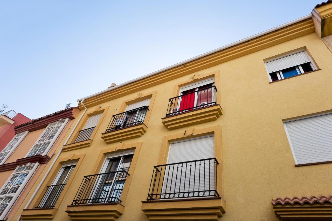 Relaxing Beach Apartment In Fuengirola Parking Exteriör bild