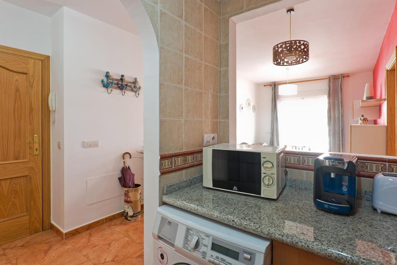 Relaxing Beach Apartment In Fuengirola Parking Exteriör bild